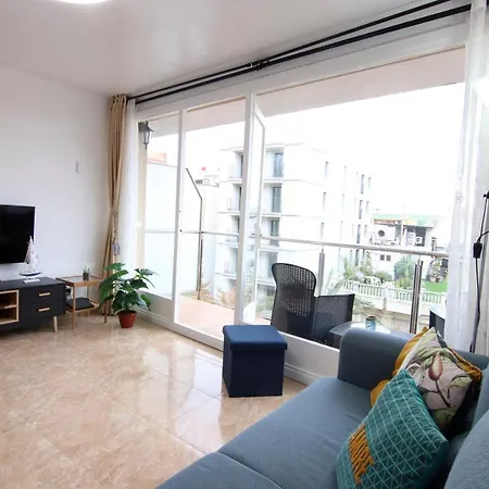 Apartamento With Balcony Close To The
